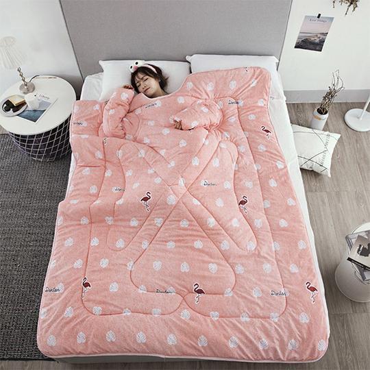 Winter Lazy Quilt with Sleeves – Wearable Blanket for Warmth, Comfort & Free Movement