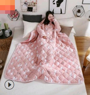 Winter Lazy Quilt with Sleeves – Wearable Blanket for Warmth, Comfort & Free Movement