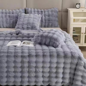 Thickened Rabbit Bubble Velvet Nap Blanket – Soft Polyester Quilt for Home & Travel